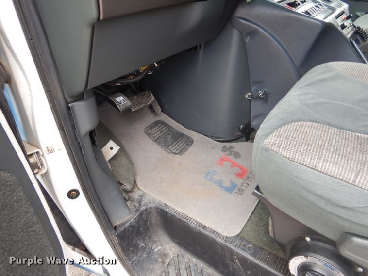 image for item DG5940 1992 Ford E350 ambulance