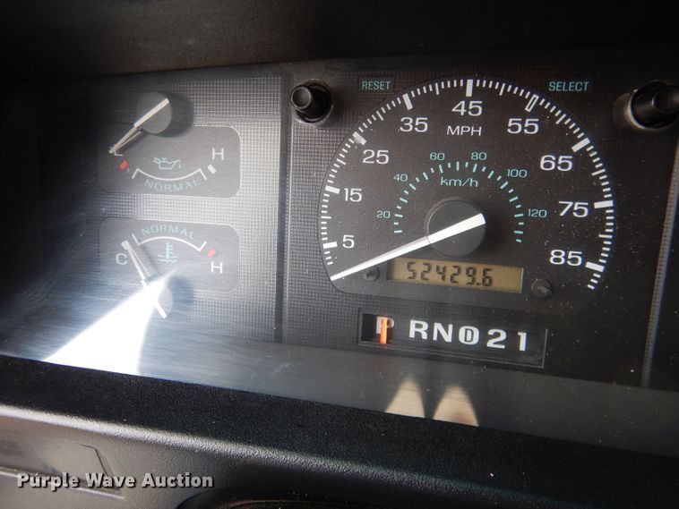 image for item DG5940 1992 Ford E350 ambulance