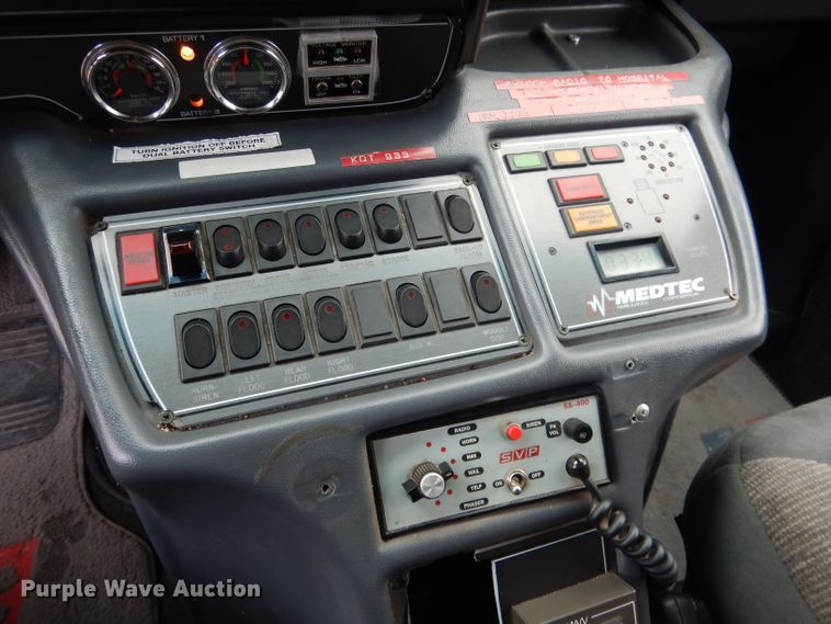 image for item DG5940 1992 Ford E350 ambulance