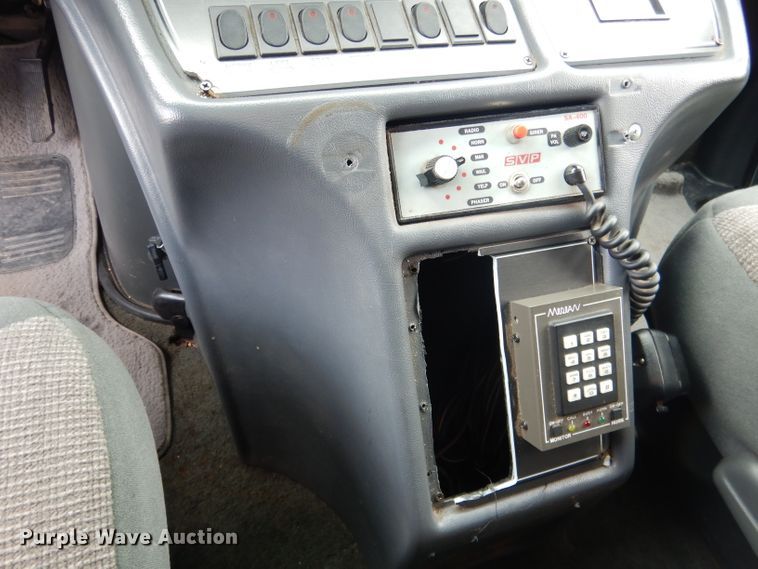 image for item DG5940 1992 Ford E350 ambulance