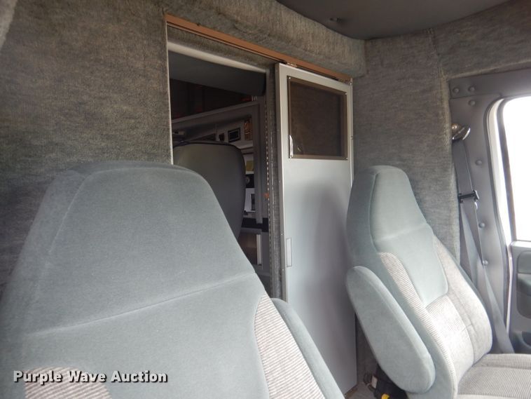 image for item DG5940 1992 Ford E350 ambulance