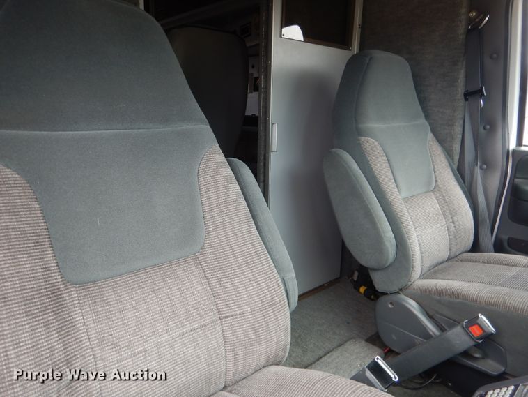 image for item DG5940 1992 Ford E350 ambulance