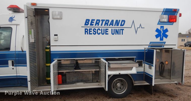 image for item DG5940 1992 Ford E350 ambulance