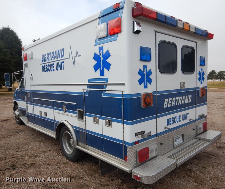 image for item DG5940 1992 Ford E350 ambulance