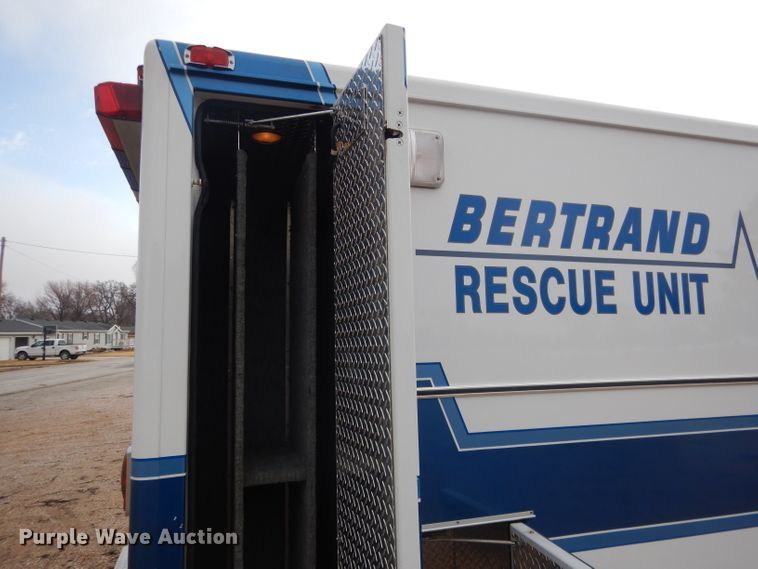 image for item DG5940 1992 Ford E350 ambulance