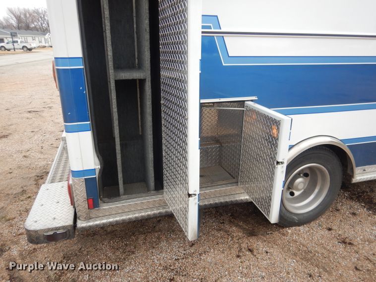 image for item DG5940 1992 Ford E350 ambulance