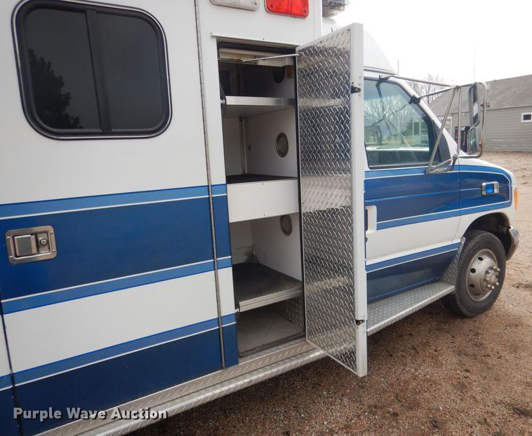 image for item DG5940 1992 Ford E350 ambulance