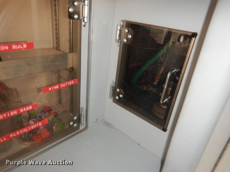 image for item DG5940 1992 Ford E350 ambulance