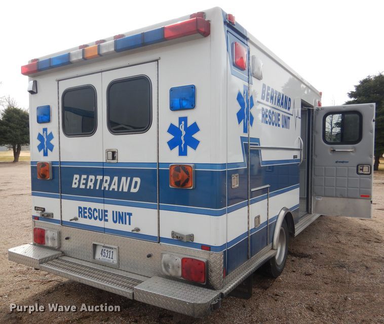 image for item DG5940 1992 Ford E350 ambulance