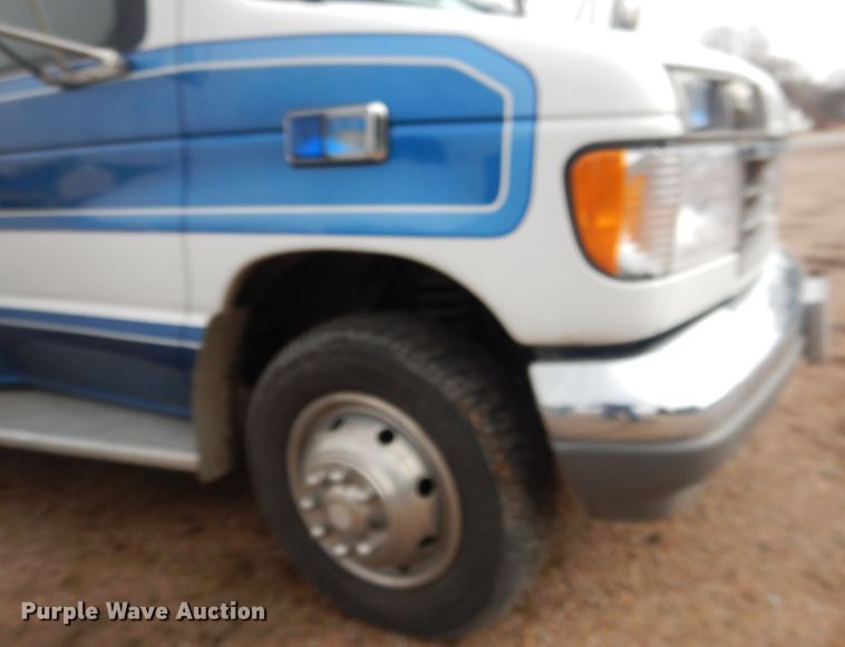 image for item DG5940 1992 Ford E350 ambulance