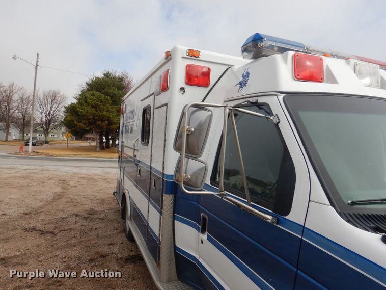 image for item DG5940 1992 Ford E350 ambulance