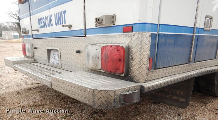 image for item DG5940 1992 Ford E350 ambulance