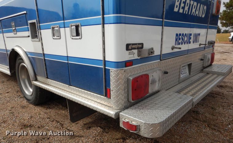 image for item DG5940 1992 Ford E350 ambulance