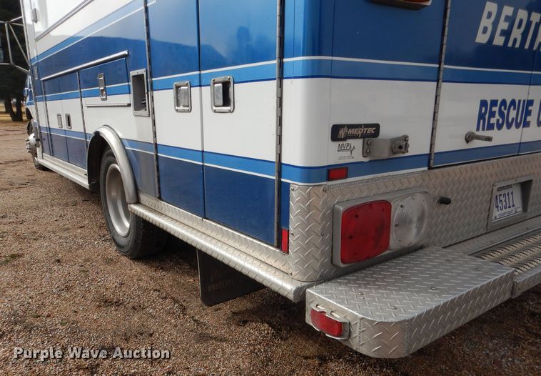 image for item DG5940 1992 Ford E350 ambulance