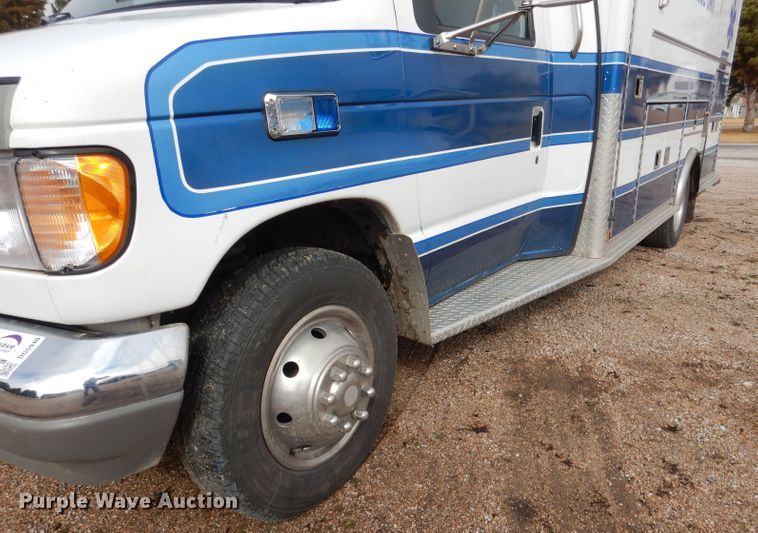 image for item DG5940 1992 Ford E350 ambulance