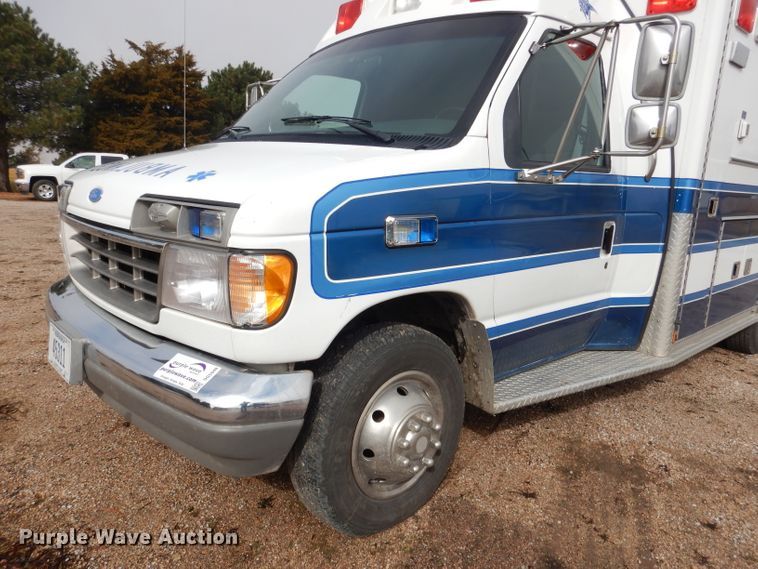 image for item DG5940 1992 Ford E350 ambulance