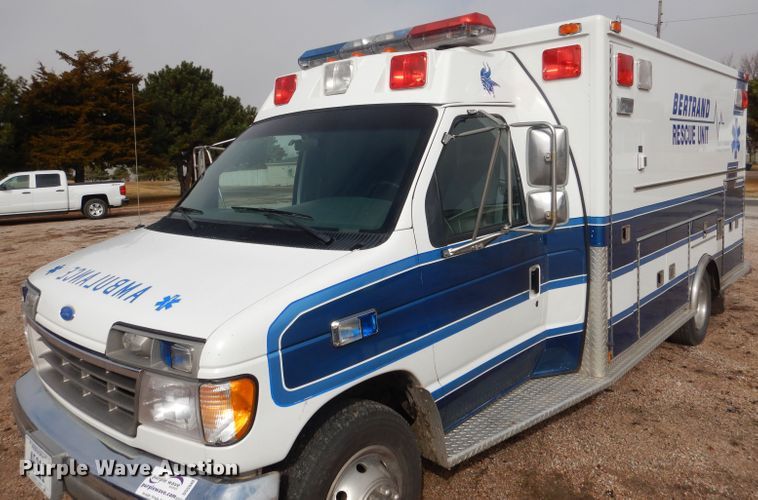 image for item DG5940 1992 Ford E350 ambulance