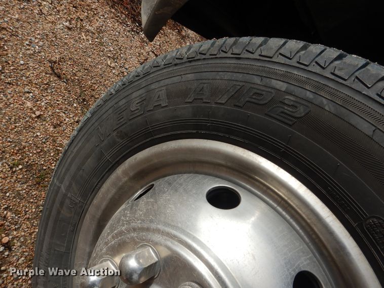 image for item DG5940 1992 Ford E350 ambulance