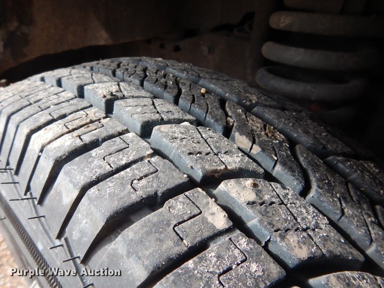 image for item DG5940 1992 Ford E350 ambulance