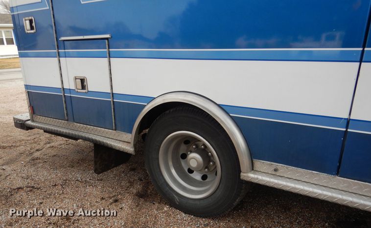 image for item DG5940 1992 Ford E350 ambulance