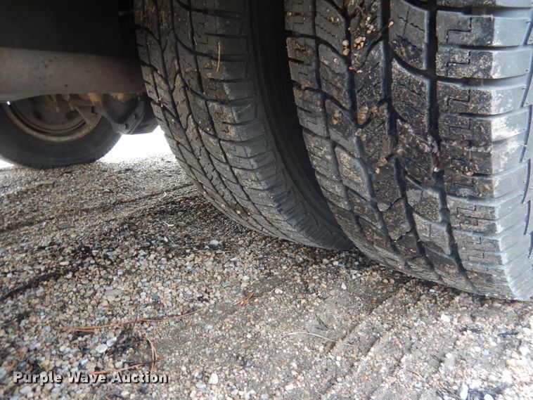 image for item DG5940 1992 Ford E350 ambulance