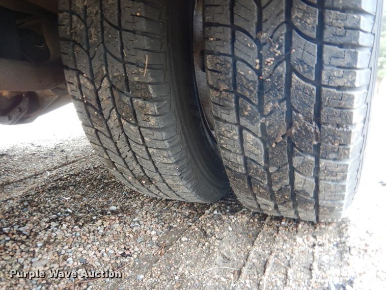 image for item DG5940 1992 Ford E350 ambulance