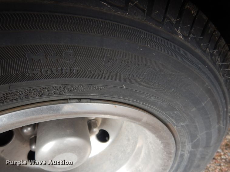 image for item DG5940 1992 Ford E350 ambulance