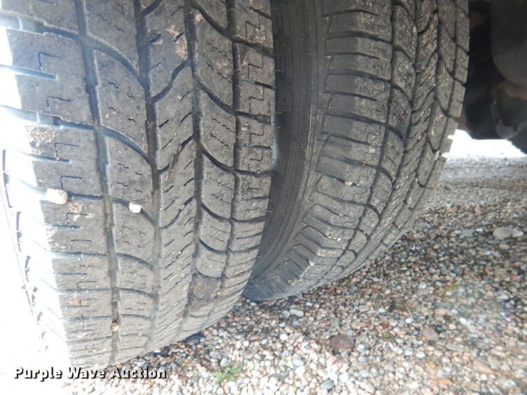 image for item DG5940 1992 Ford E350 ambulance