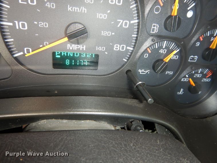 image for item DG6283 2005 GMC C5500 shuttle bus