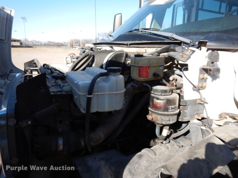 image for item DG6283 2005 GMC C5500 shuttle bus