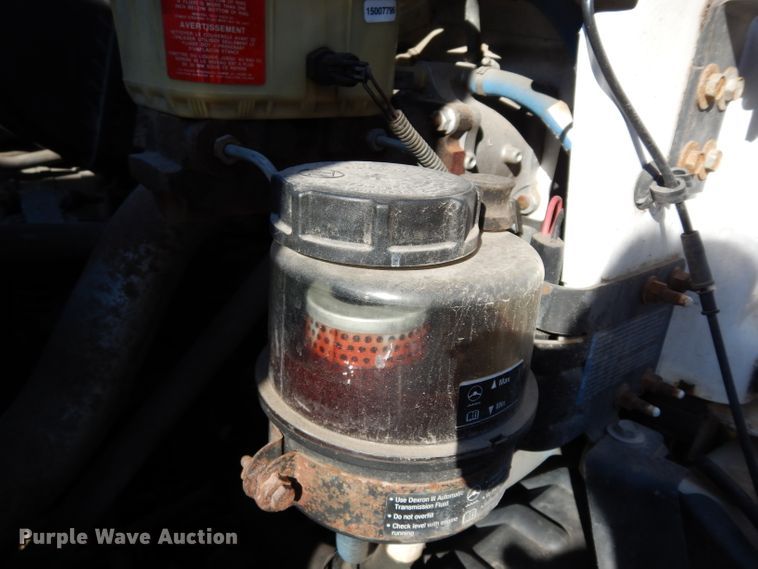 image for item DG6283 2005 GMC C5500 shuttle bus