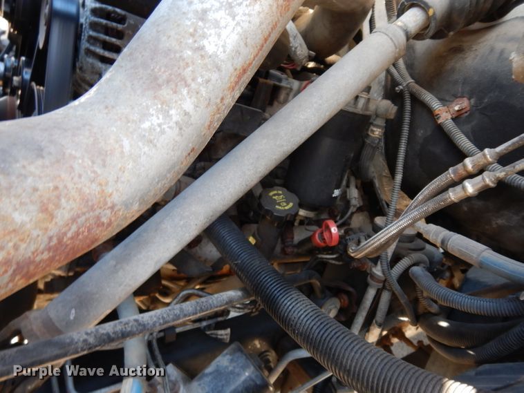 image for item DG6283 2005 GMC C5500 shuttle bus