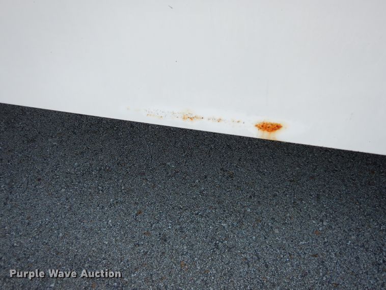 image for item DG6283 2005 GMC C5500 shuttle bus