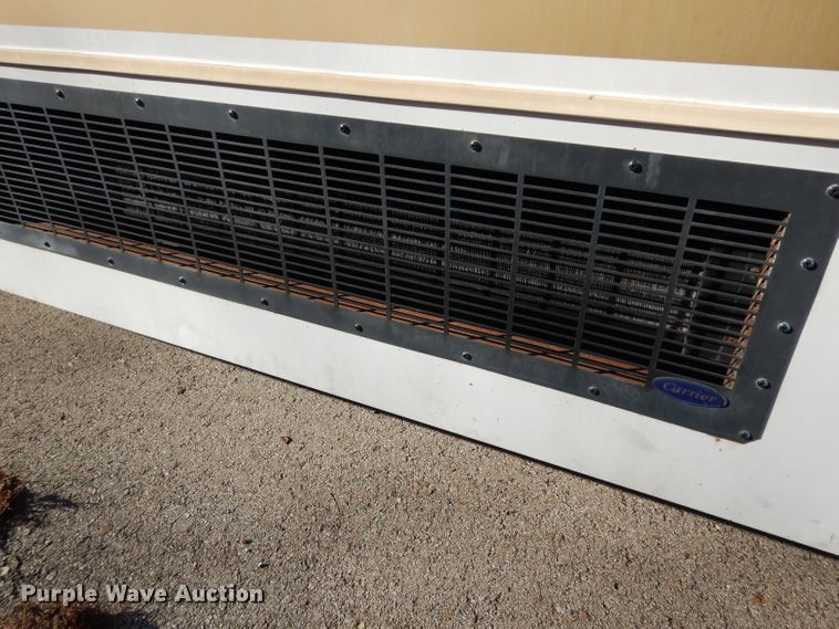 image for item DG6283 2005 GMC C5500 shuttle bus