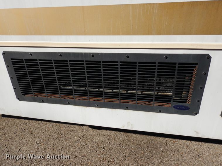 image for item DG6283 2005 GMC C5500 shuttle bus