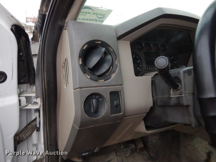 image for item DG6284 2009 Ford F550 Super Duty XL bucket truck