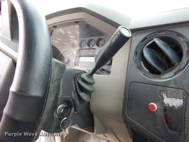 image for item DG6284 2009 Ford F550 Super Duty XL bucket truck