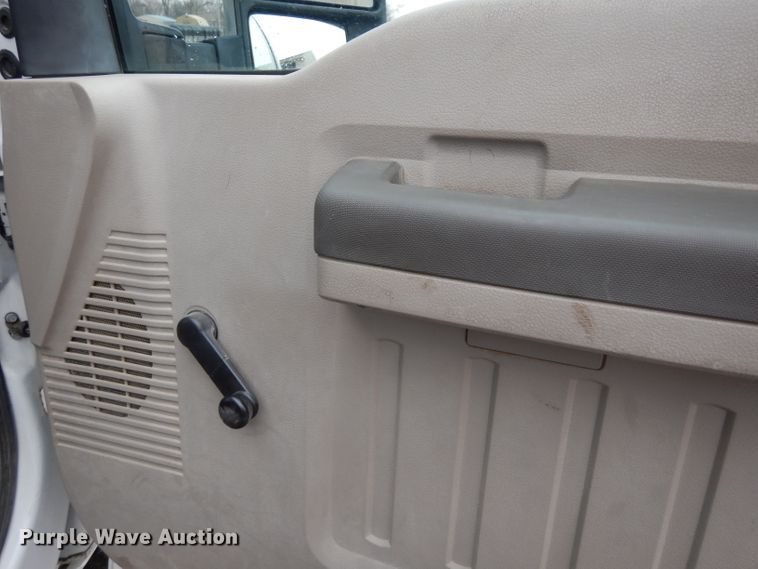 image for item DG6284 2009 Ford F550 Super Duty XL bucket truck