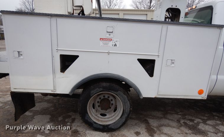 image for item DG6284 2009 Ford F550 Super Duty XL bucket truck