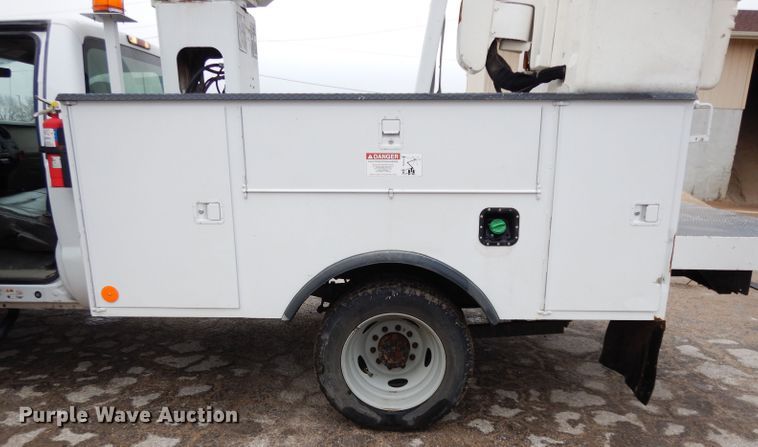 image for item DG6284 2009 Ford F550 Super Duty XL bucket truck