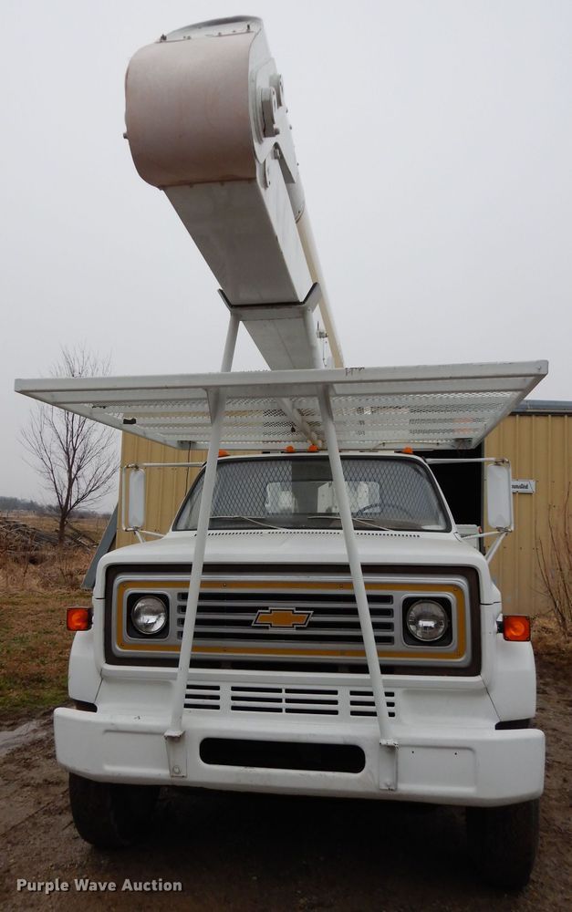 image for item DG6285 1989 Chevrolet C70 bucket truck