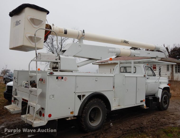 image for item DG6285 1989 Chevrolet C70 bucket truck