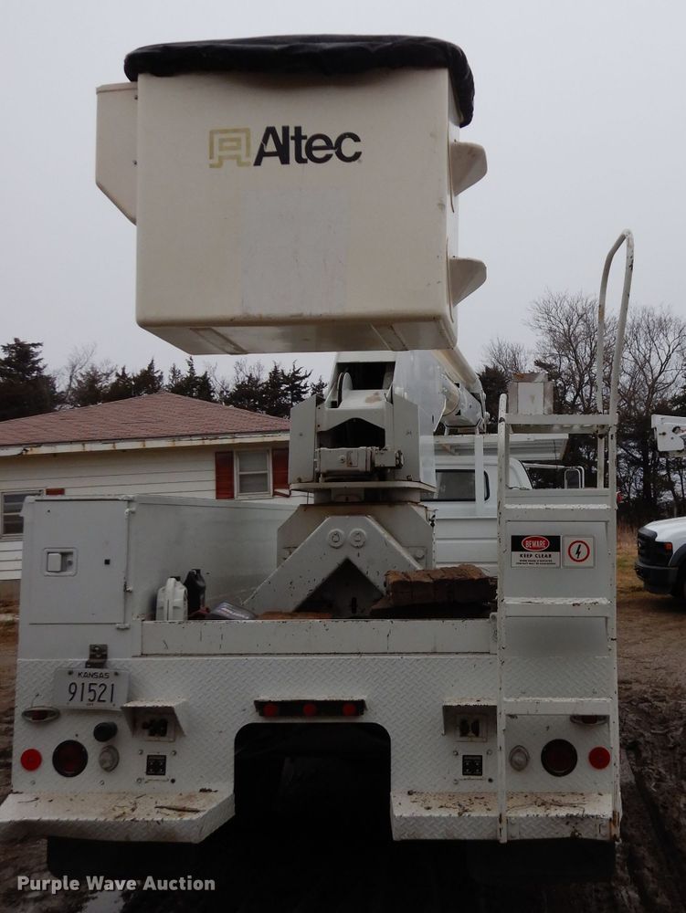 image for item DG6285 1989 Chevrolet C70 bucket truck