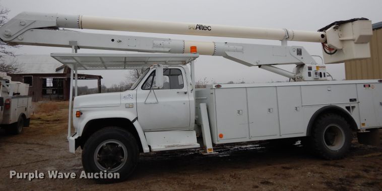 image for item DG6285 1989 Chevrolet C70 bucket truck