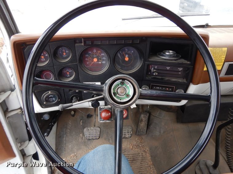 image for item DG6285 1989 Chevrolet C70 bucket truck