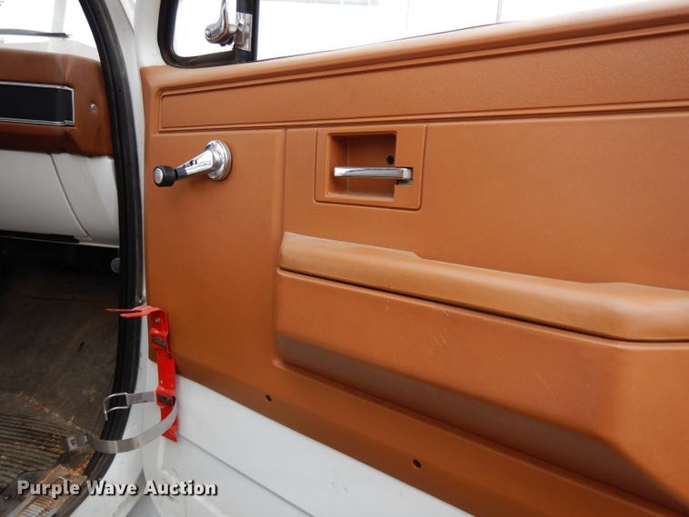 image for item DG6285 1989 Chevrolet C70 bucket truck