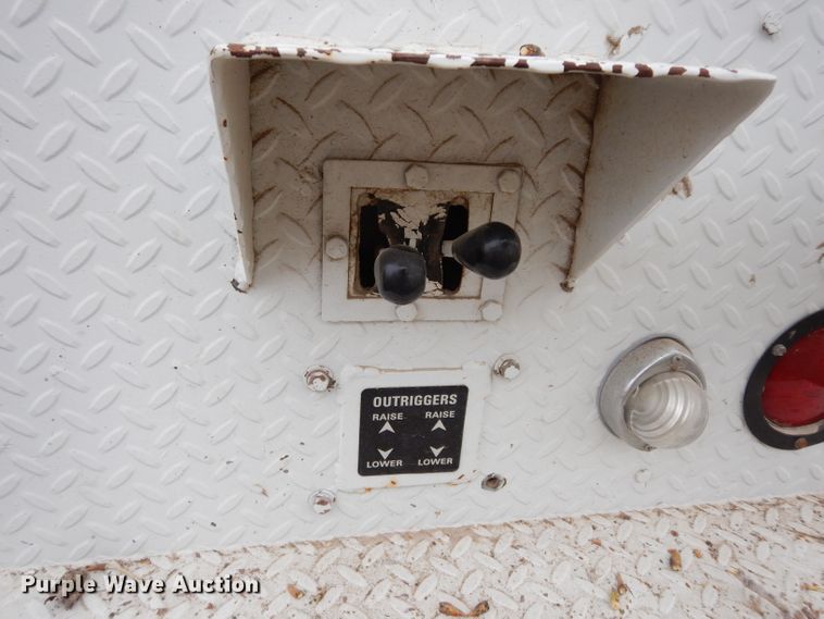 image for item DG6285 1989 Chevrolet C70 bucket truck