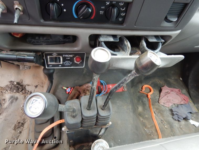 image for item DG6286 1999 Ford F450 Super Duty dump truck