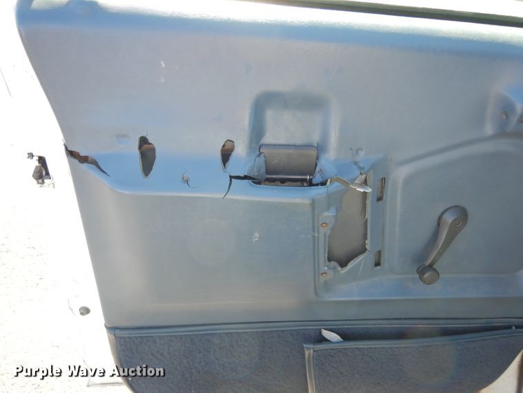 image for item DG6317 1997 Ford Aerostar XLT van