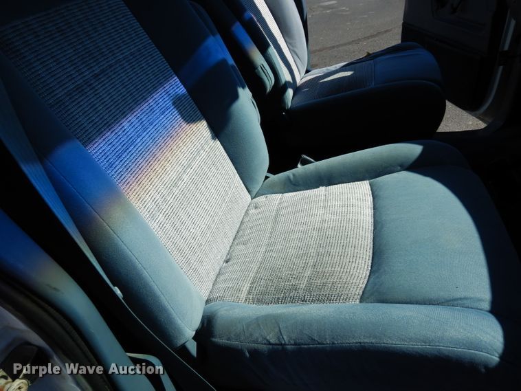 image for item DG6317 1997 Ford Aerostar XLT van
